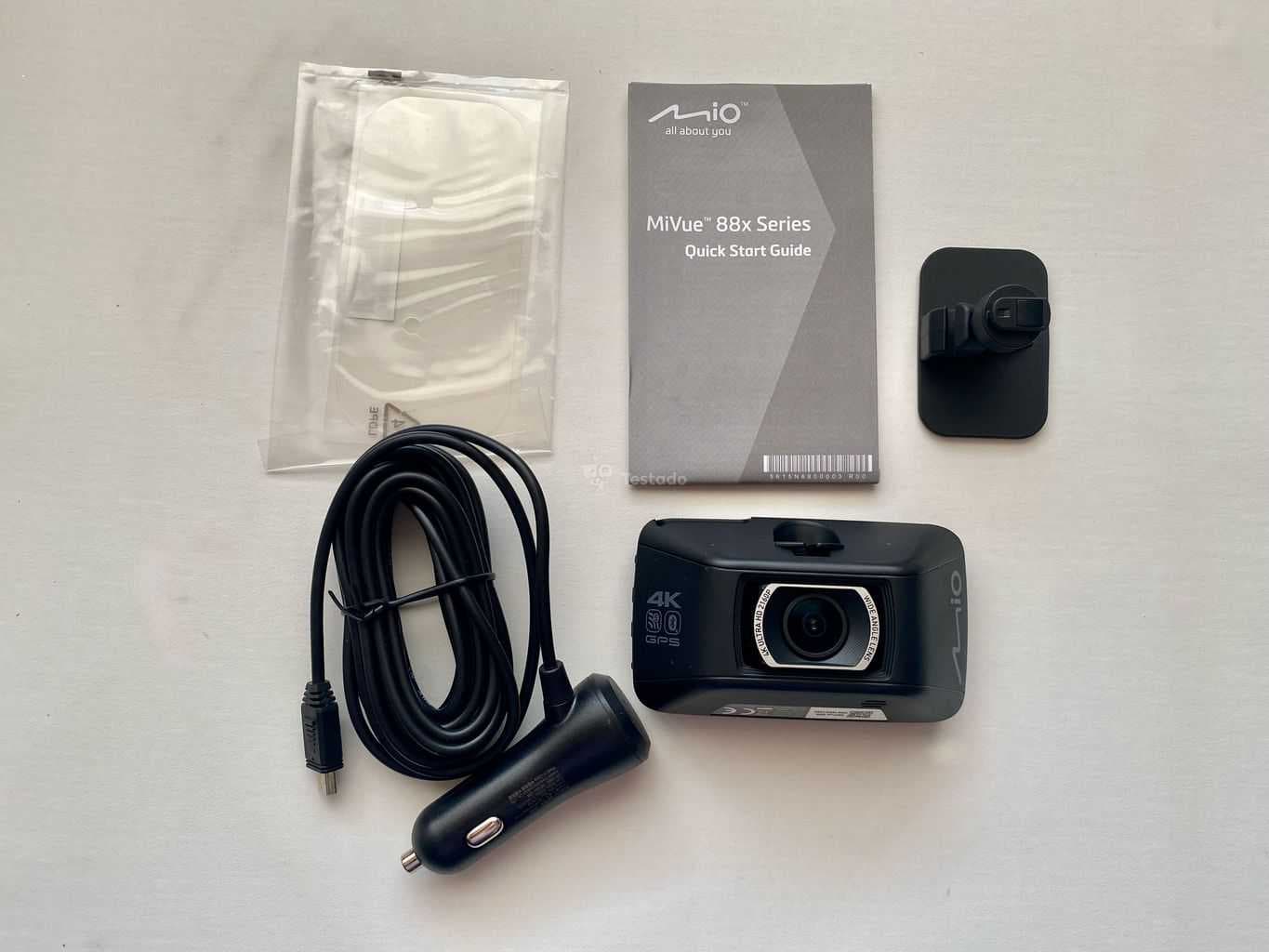 Mio MiVue 886 recenze - obsah balení