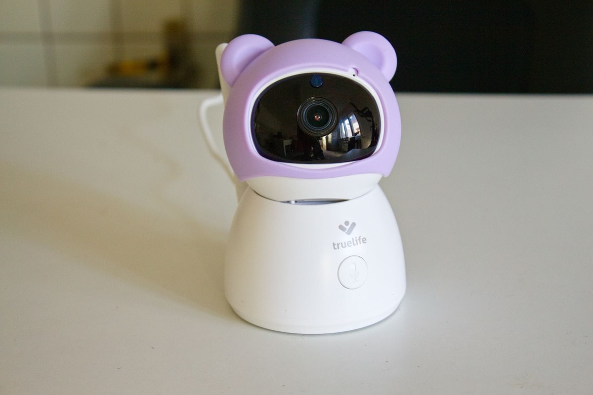 barevná čepice chůvičky TrueLife NannyCam R6 Dual Smart, recenze Testado