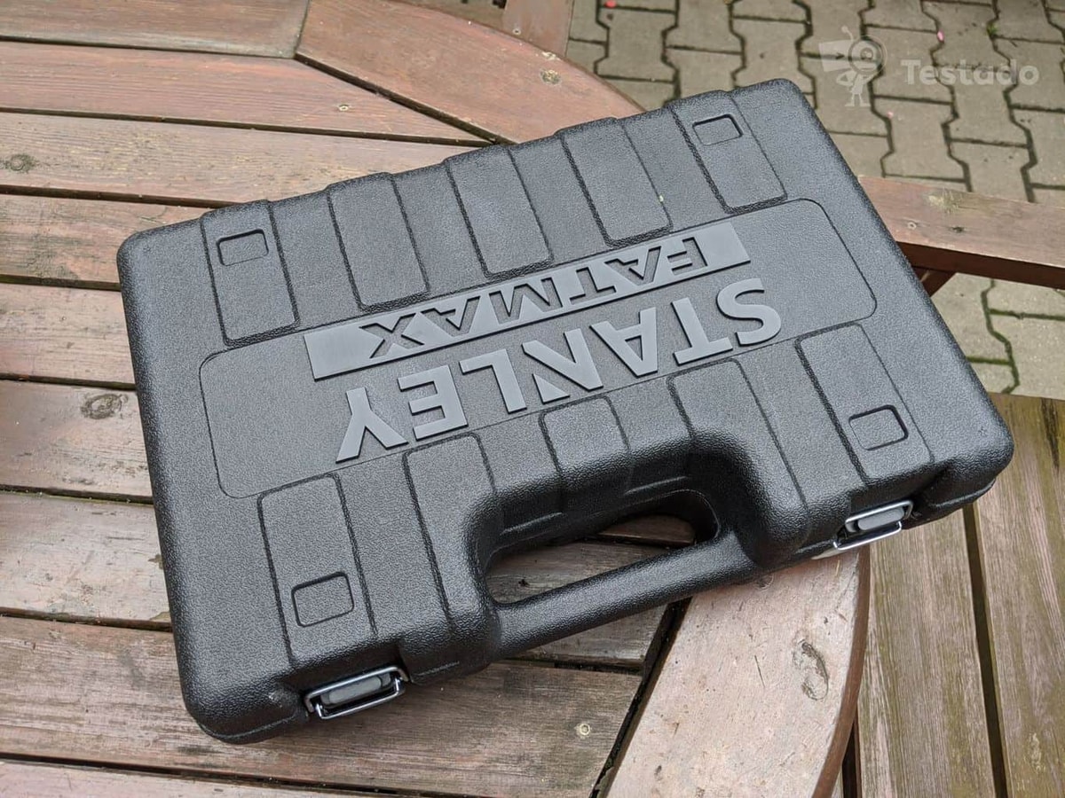 test vrtacího kladiva Stanley Fatmax SFMEH210 - obsah balení