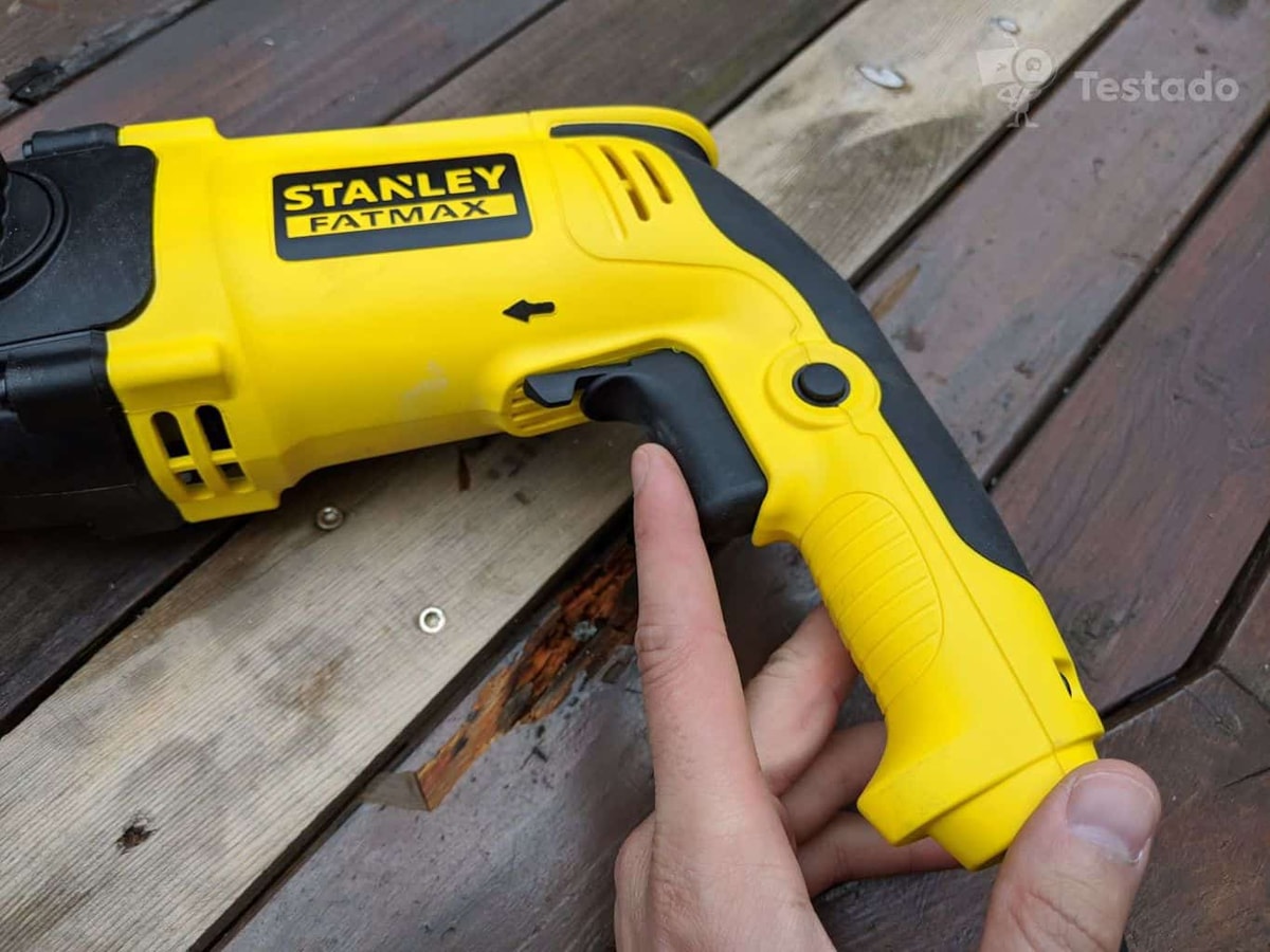 test vrtacího kladiva Stanley Fatmax SFMEH210