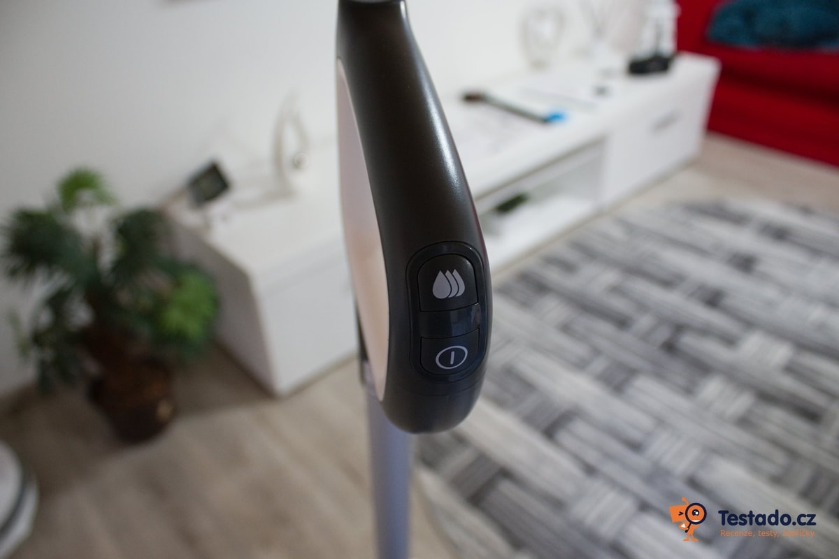 ovládání Tineco iFloor Breeze, recenze, testování