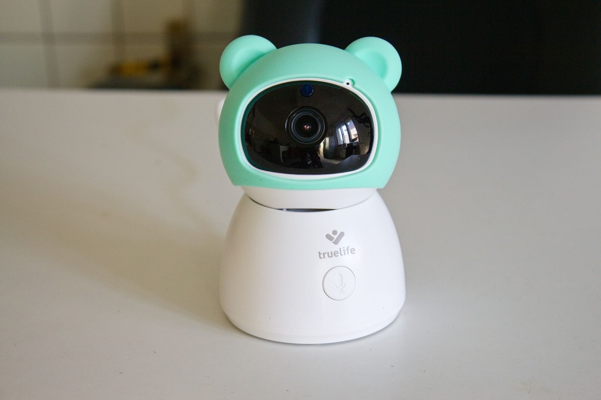 barevná čepice chůvičky TrueLife NannyCam R6 Dual Smart, recenze Testado