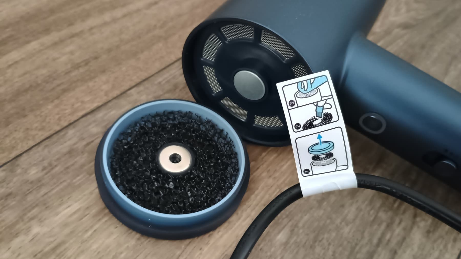 Recenze fénu Philips Aqua Edition 9000 BHD956-10 - design a zpracování03