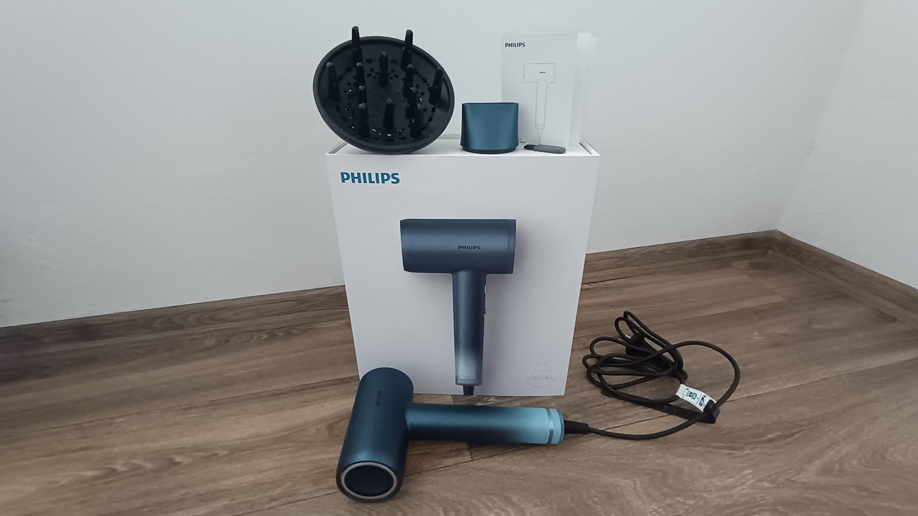 Recenze fénu Philips Aqua Edition 9000 BHD956-10 - použité technologie a ochrana vlasů