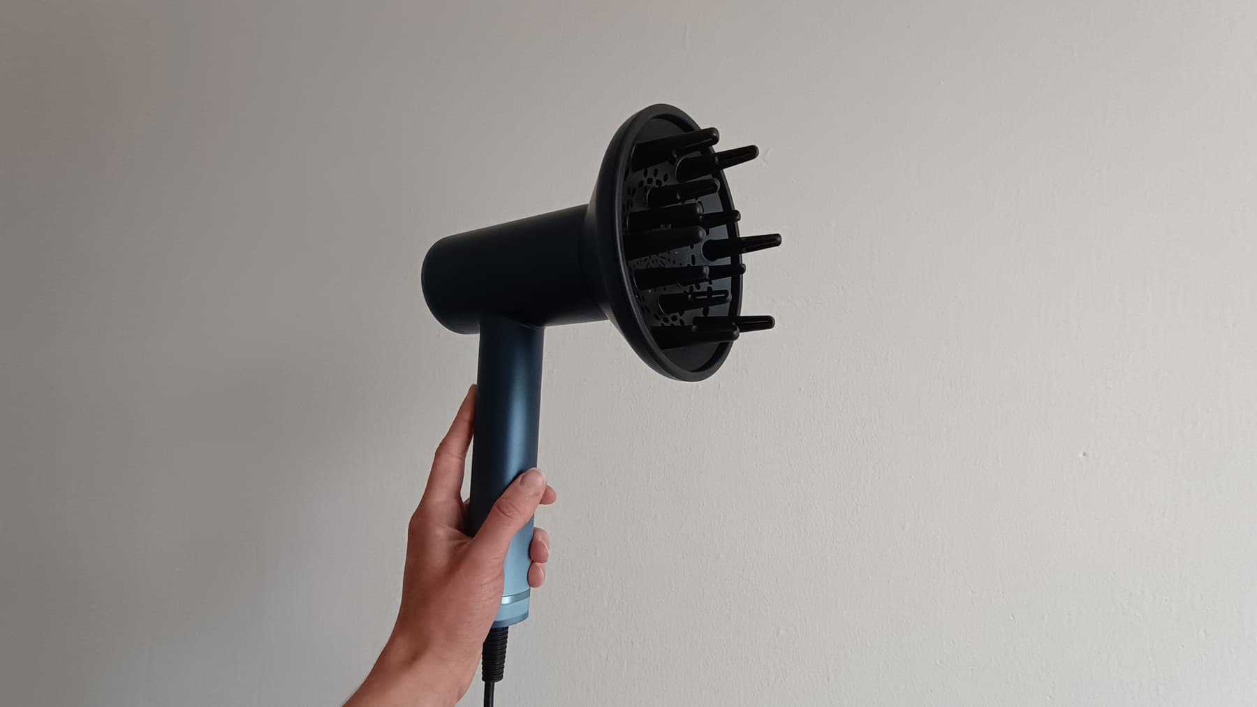 Recenze fénu Philips Aqua Edition 9000 BHD956-10 - výsledky v praxi05