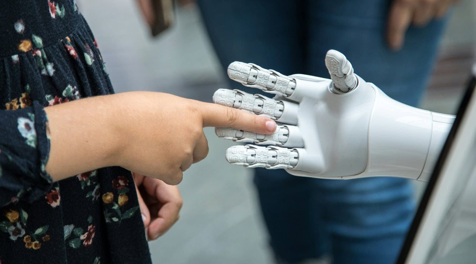 Kdy se dostanou do běžných firem a domácností - humanoidní robot - testado