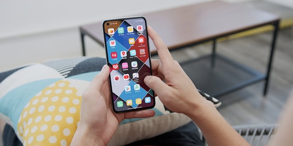 Mobilní telefony do 2 000 Kč