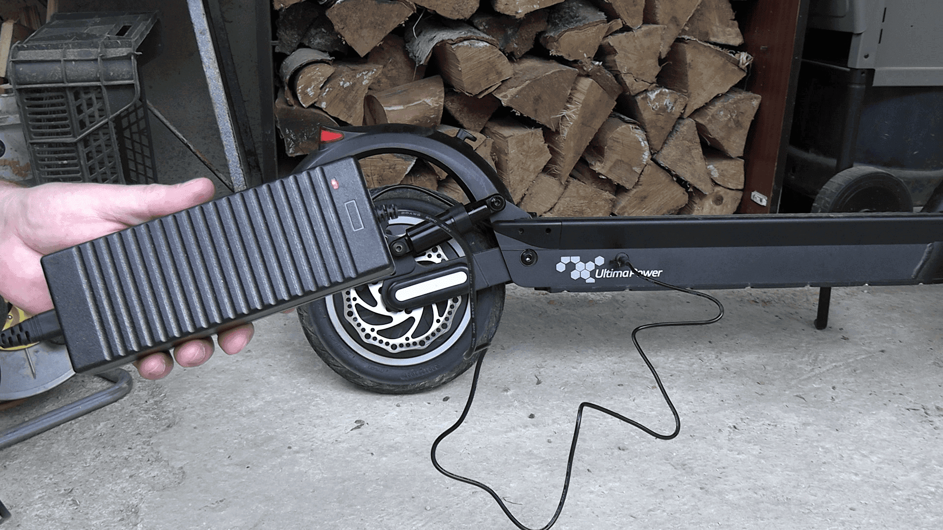 Nabíjecí adaptér elektrická koloběžka recenze W-TEC Lambreto Max