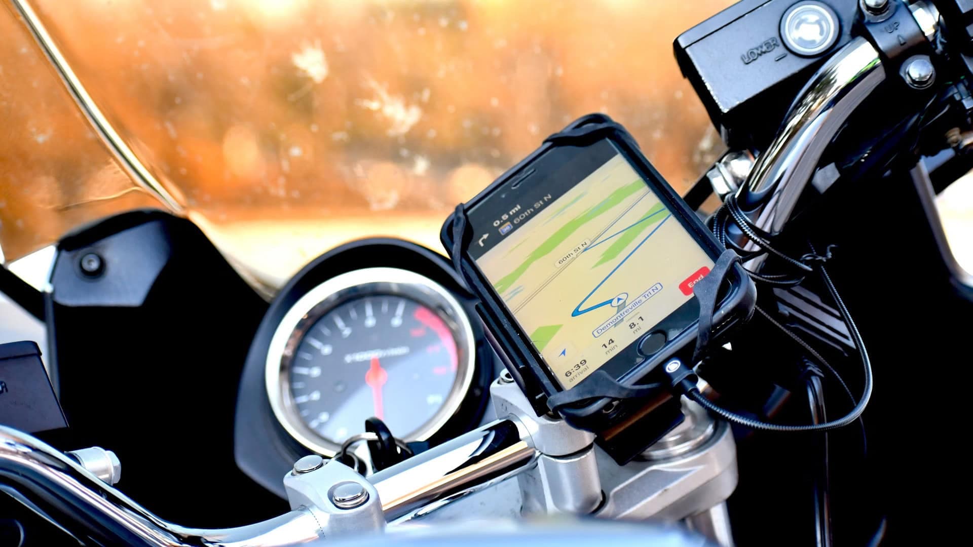 Nejlepsi-drzaky-na-mobil-na-motorku-recenze.jpg