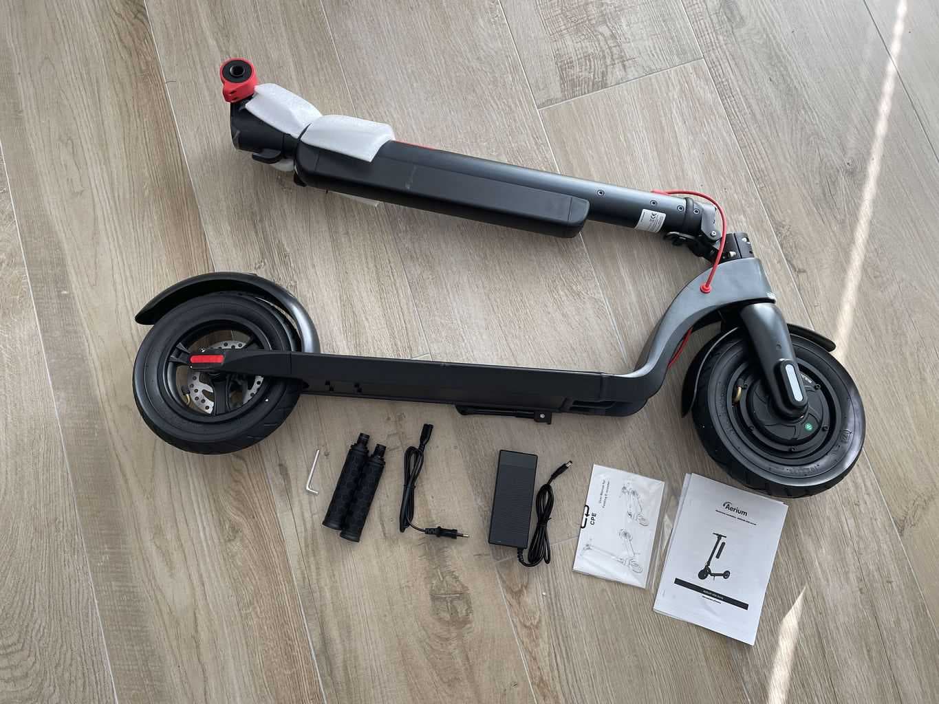 test elektrokoloběžky Aerium HX8 - obsah balení