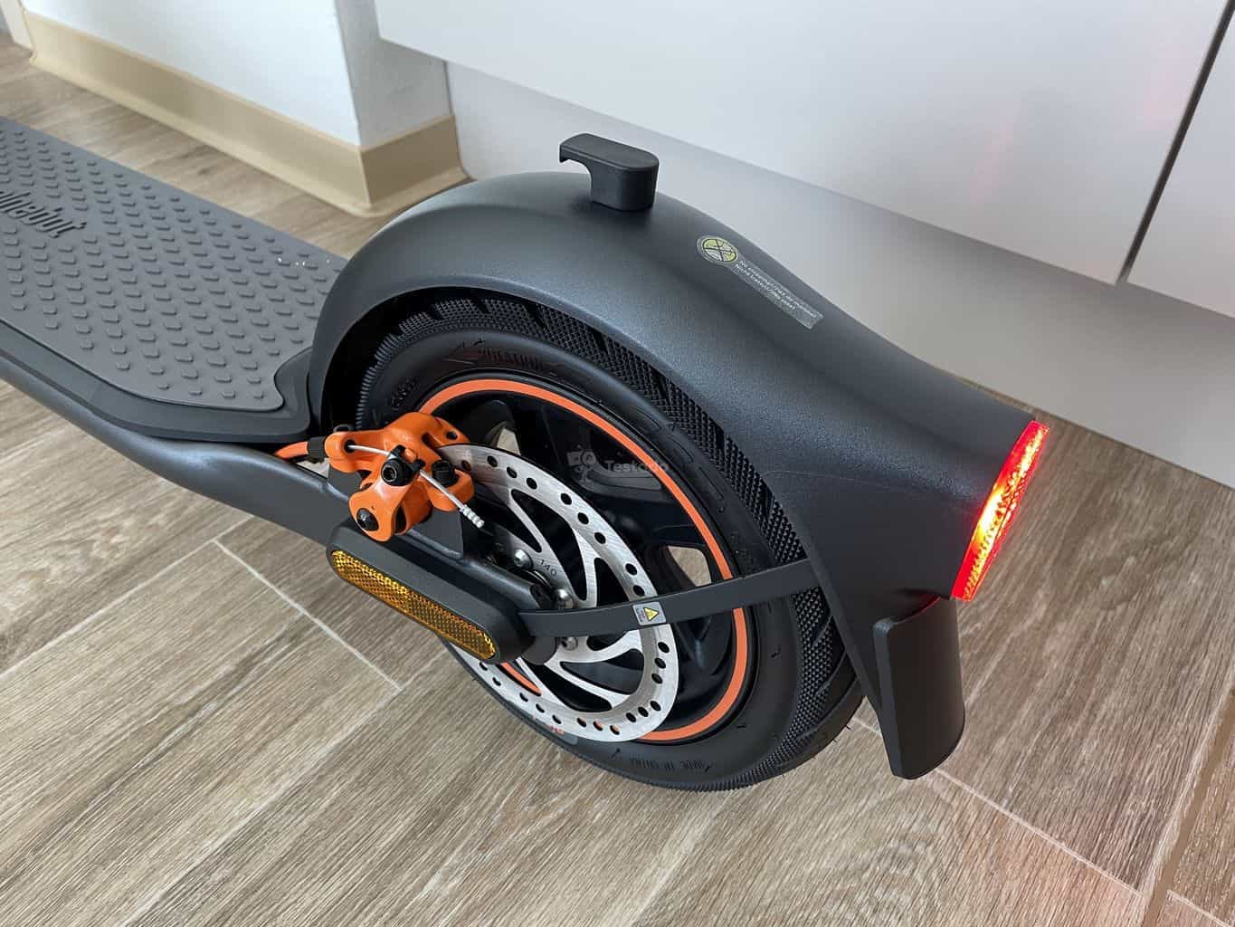 test Ninebot Kickscooter F40E - test jízdy