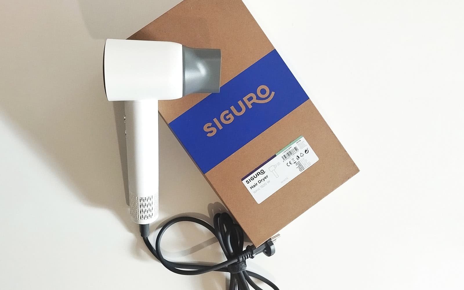 Recenze-Siguro-HR-I450W-Snow-Flow-fen-na-vlasy.jpg