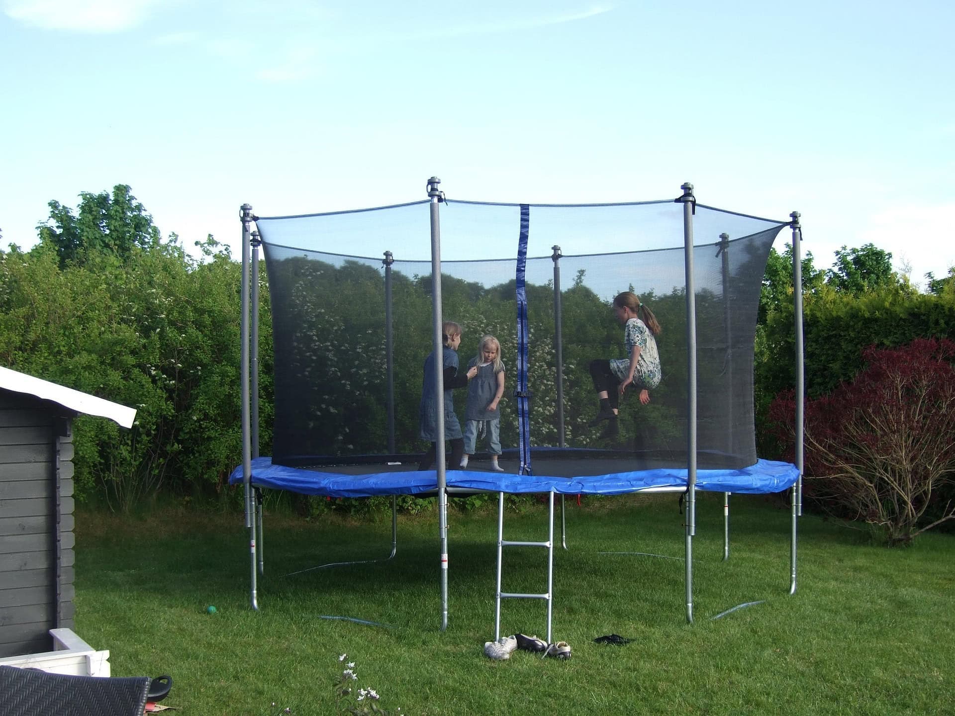 Venkovní trampolína